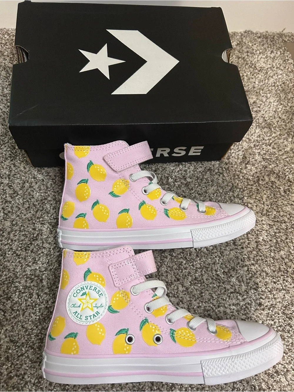 NIB Converse Kids' Chuck Taylor All Star Embroidered Citrus High Top Size 1